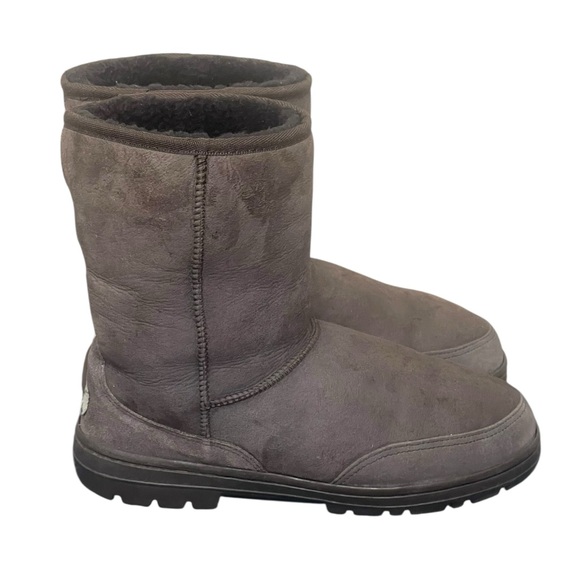 UGG Australia Uitra Short brown
 MENS 25220 boots size M9 - Picture 2 of 15